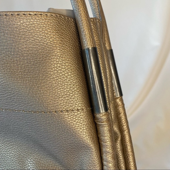 Neiman Marcus - L/G Metallic Faux Leather Shopping Tote - Picture 5 of 8